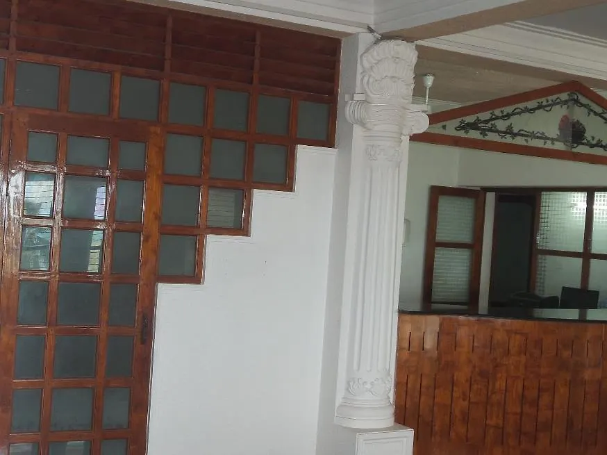 Raja Hotel